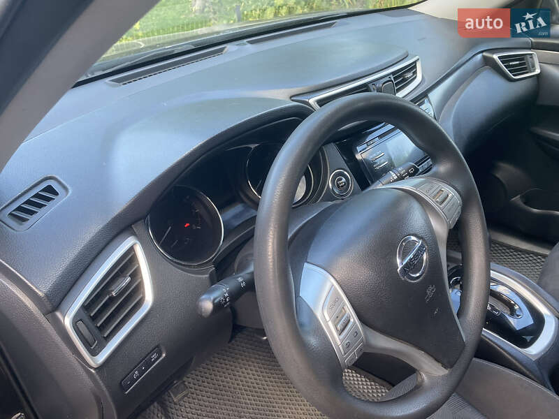 Внедорожник / Кроссовер Nissan Rogue 2015 в Хмельнике