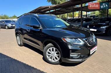 Внедорожник / Кроссовер Nissan Rogue 2016 в Кривом Роге