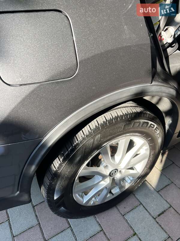 Внедорожник / Кроссовер Nissan Rogue 2017 в Мукачево