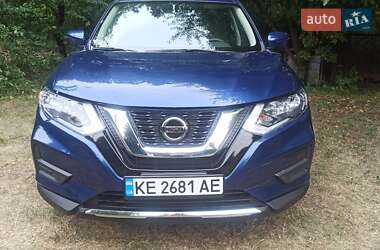 Позашляховик / Кросовер Nissan Rogue 2018 в Кам'янському