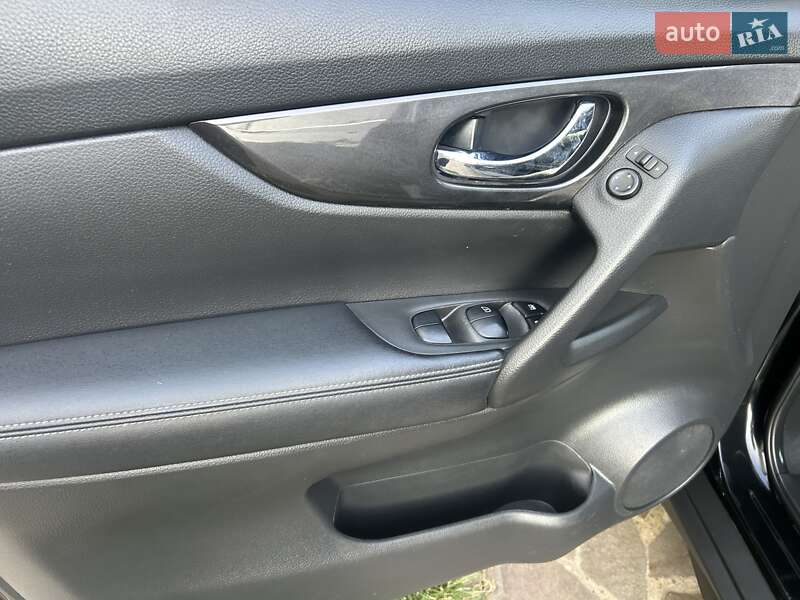 Внедорожник / Кроссовер Nissan Rogue 2018 в Каменец-Подольском