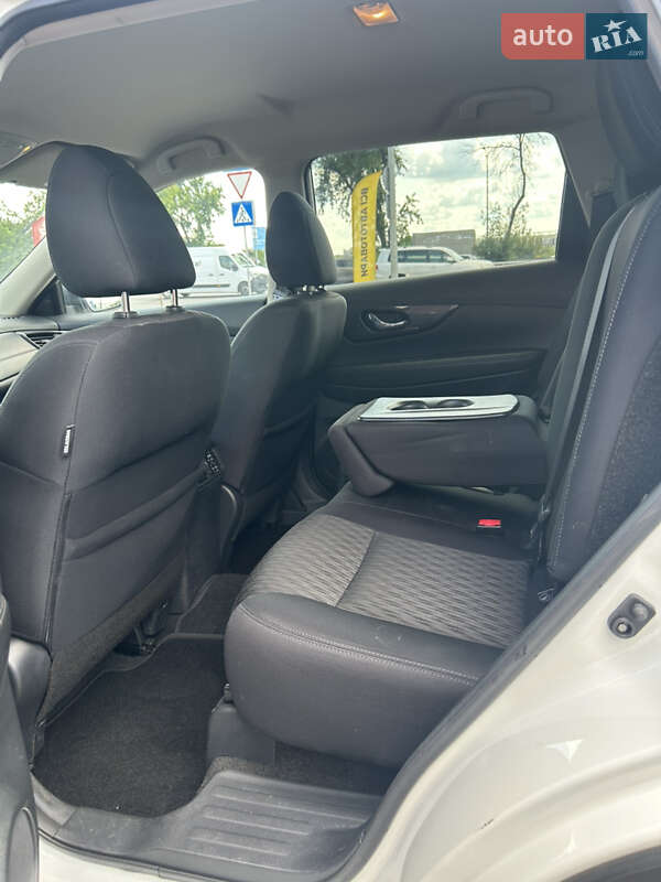 Внедорожник / Кроссовер Nissan Rogue 2018 в Киеве