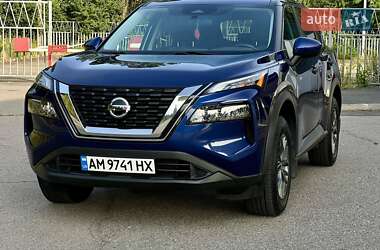 Внедорожник / Кроссовер Nissan Rogue 2021 в Голованевске