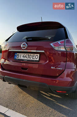 Внедорожник / Кроссовер Nissan Rogue 2015 в 
