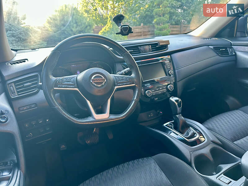 Внедорожник / Кроссовер Nissan Rogue 2017 в Виннице