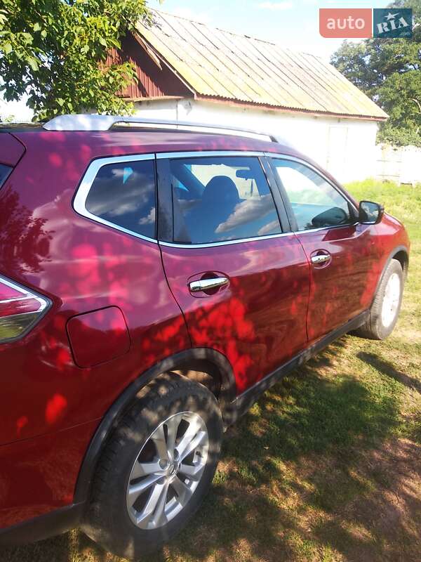 Позашляховик / Кросовер Nissan Rogue 2016 в Кам'янці
