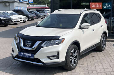 Внедорожник / Кроссовер Nissan Rogue 2017 в 