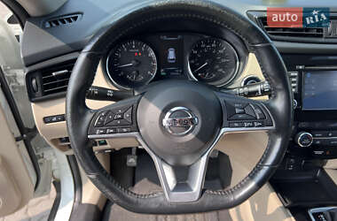 Внедорожник / Кроссовер Nissan Rogue 2017 в 
