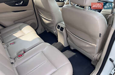 Внедорожник / Кроссовер Nissan Rogue 2017 в 