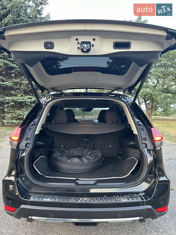 Внедорожник / Кроссовер Nissan Rogue 2018 в Харькове