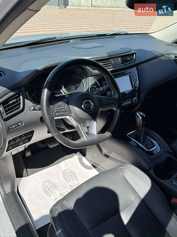 Внедорожник / Кроссовер Nissan Rogue 2017 в Белой Церкви