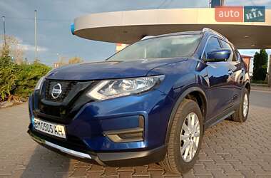 Внедорожник / Кроссовер Nissan Rogue 2017 в Сумах