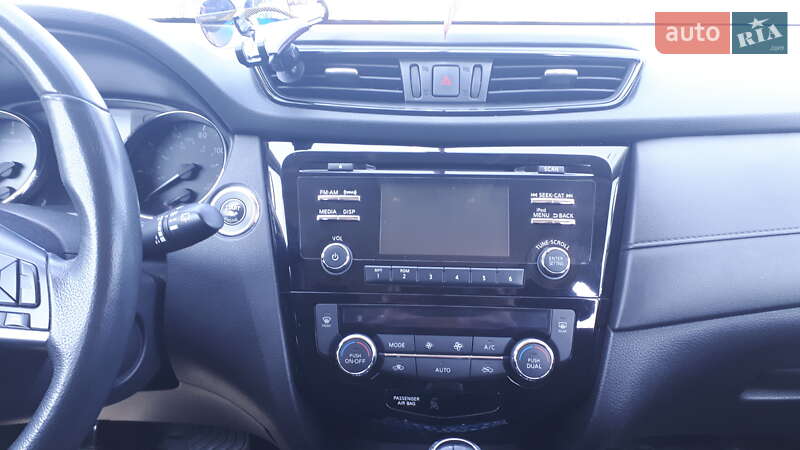 Позашляховик / Кросовер Nissan Rogue 2016 в Києві