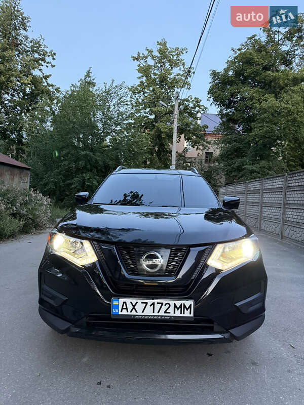 Внедорожник / Кроссовер Nissan Rogue 2017 в Харькове