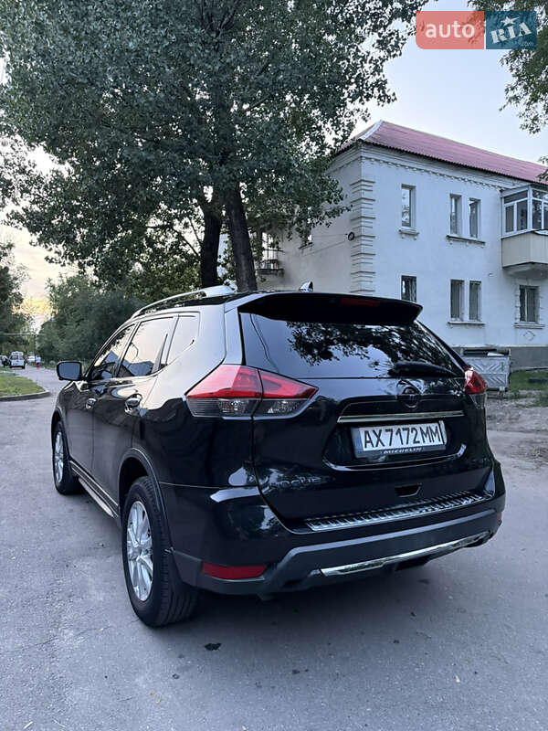 Внедорожник / Кроссовер Nissan Rogue 2017 в Харькове