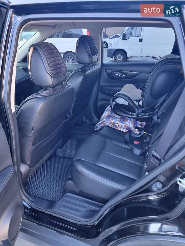 Позашляховик / Кросовер Nissan Rogue 2017 в Одесі