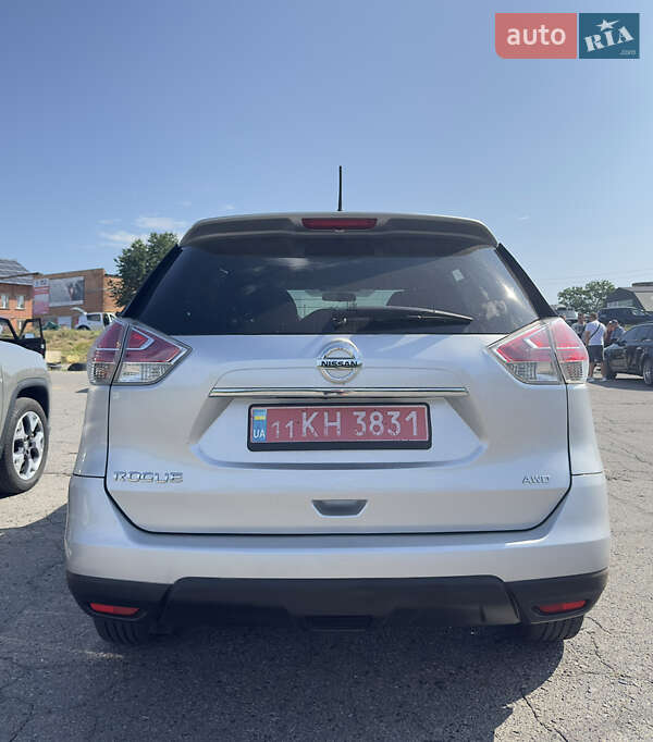 Внедорожник / Кроссовер Nissan Rogue 2016 в Полтаве