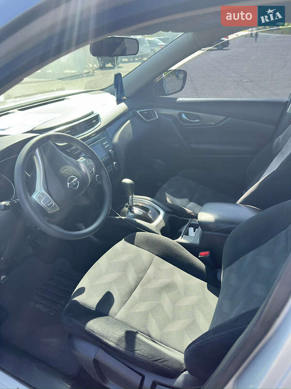 Внедорожник / Кроссовер Nissan Rogue 2016 в Полтаве