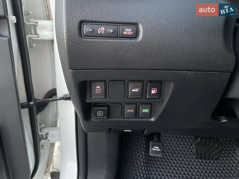 Внедорожник / Кроссовер Nissan Rogue 2018 в Киеве