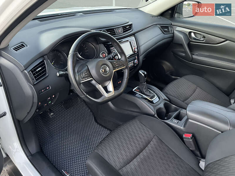 Внедорожник / Кроссовер Nissan Rogue 2018 в Киеве