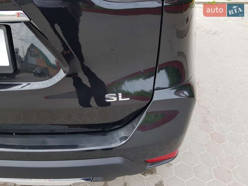 Внедорожник / Кроссовер Nissan Rogue 2017 в Киеве