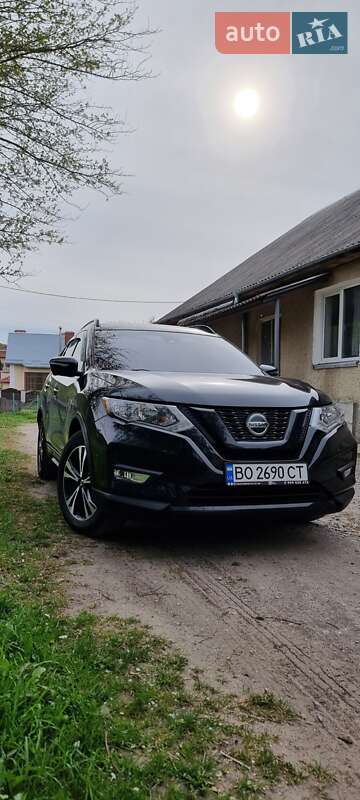 Внедорожник / Кроссовер Nissan Rogue 2017 в Киеве