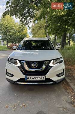 Внедорожник / Кроссовер Nissan Rogue 2017 в Харькове