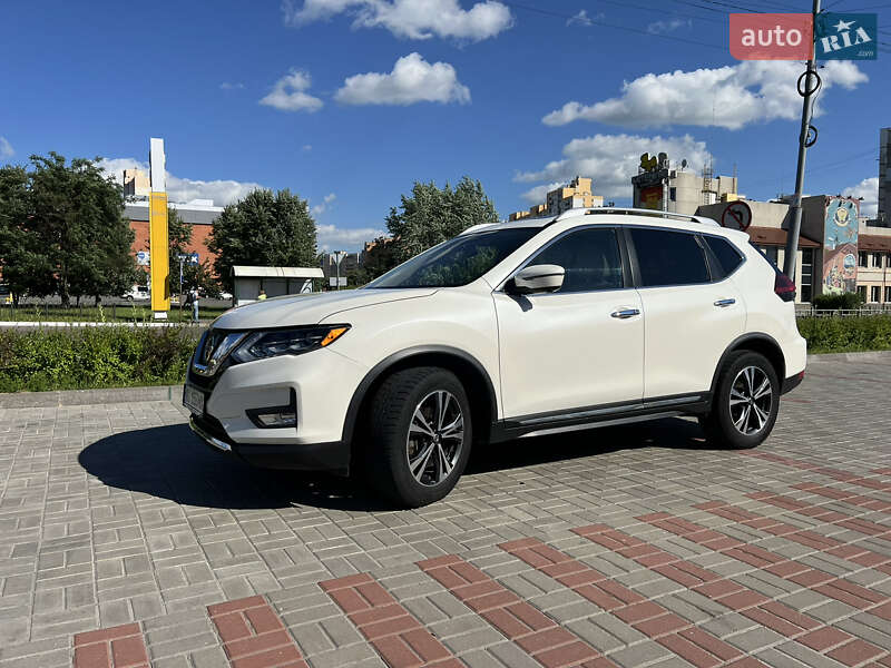 Позашляховик / Кросовер Nissan Rogue 2018 в Броварах