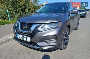 Позашляховик / Кросовер Nissan Rogue 2017 в Деражні