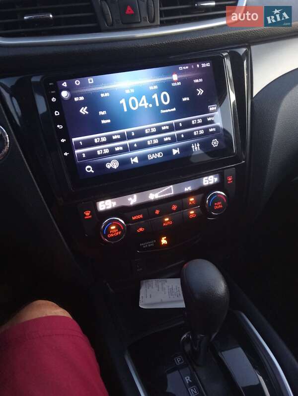 Позашляховик / Кросовер Nissan Rogue 2016 в Вороновиці