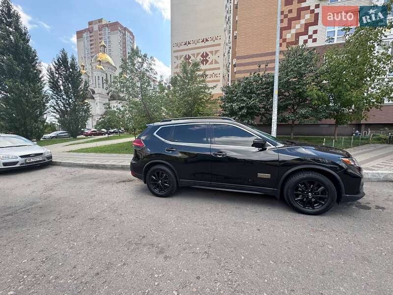 Внедорожник / Кроссовер Nissan Rogue 2016 в Киеве