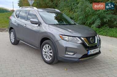 Внедорожник / Кроссовер Nissan Rogue 2017 в Львове