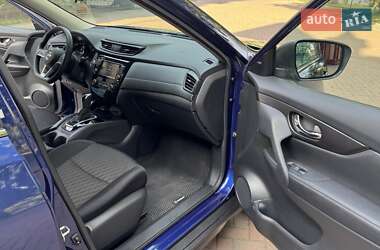 Внедорожник / Кроссовер Nissan Rogue 2019 в 