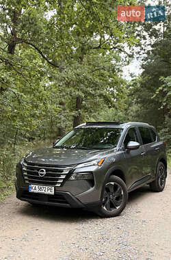 Позашляховик / Кросовер Nissan Rogue 2024 в Києві