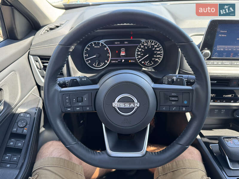 Позашляховик / Кросовер Nissan Rogue 2024 в Києві