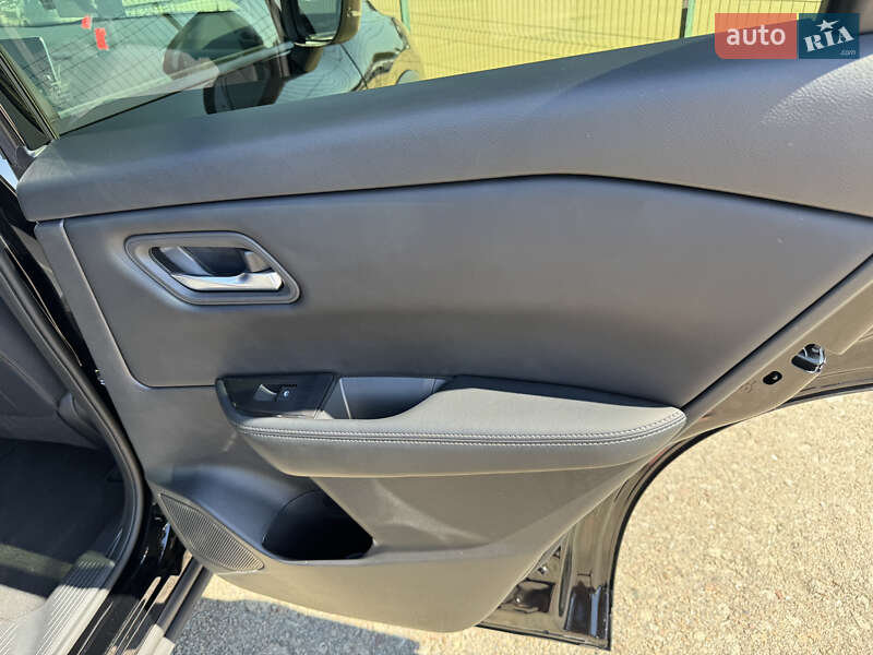 Позашляховик / Кросовер Nissan Rogue 2024 в Києві