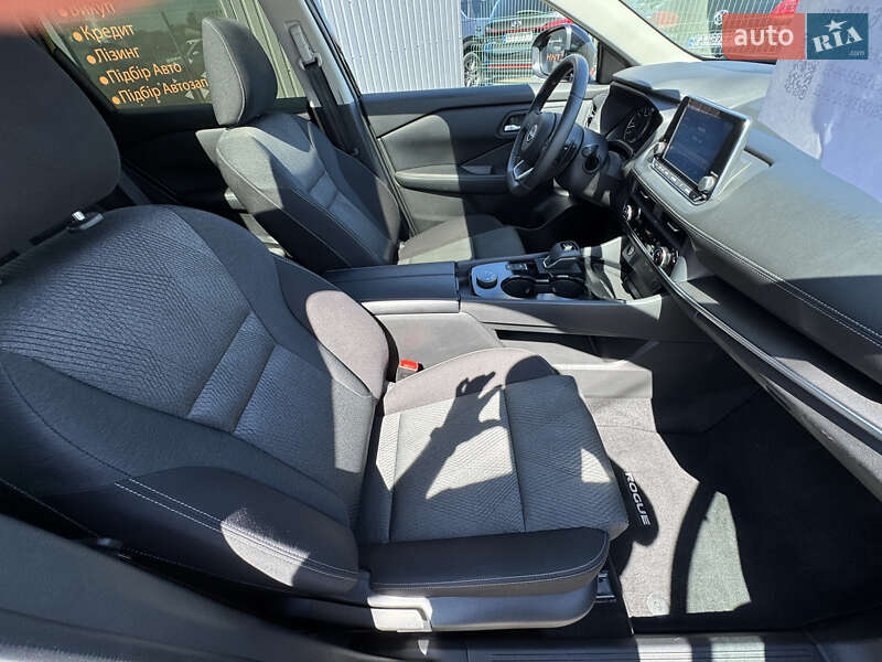 Позашляховик / Кросовер Nissan Rogue 2024 в Києві