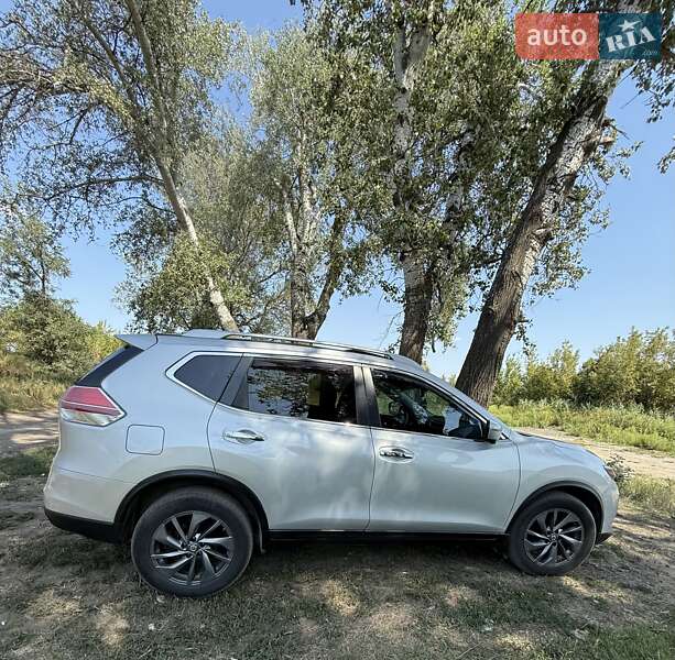 Позашляховик / Кросовер Nissan Rogue 2016 в Ізюмі