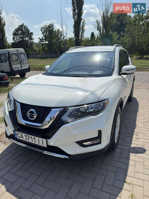 Позашляховик / Кросовер Nissan Rogue 2017 в Черкасах фото 3 Позашляховик / Кросовер Nissan Rogue 2017 в Черкасах