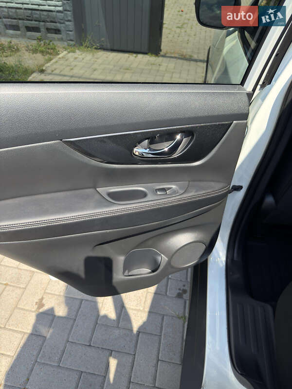 Позашляховик / Кросовер Nissan Rogue 2017 в Черкасах фото 10 Позашляховик / Кросовер Nissan Rogue 2017 в Черкасах