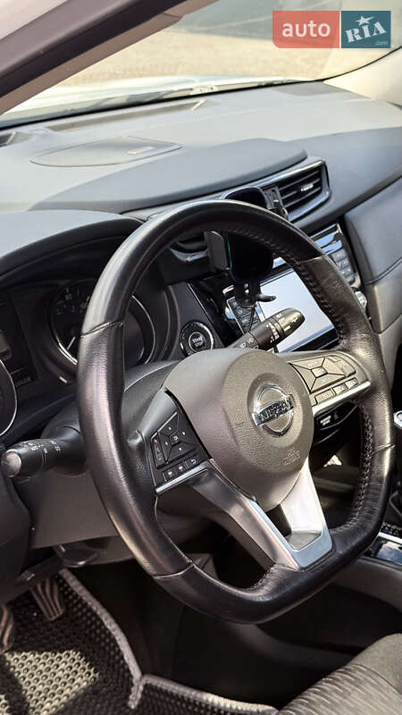 Внедорожник / Кроссовер Nissan Rogue 2016 в Киеве