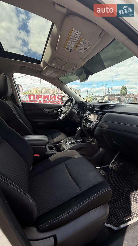 Внедорожник / Кроссовер Nissan Rogue 2016 в Киеве