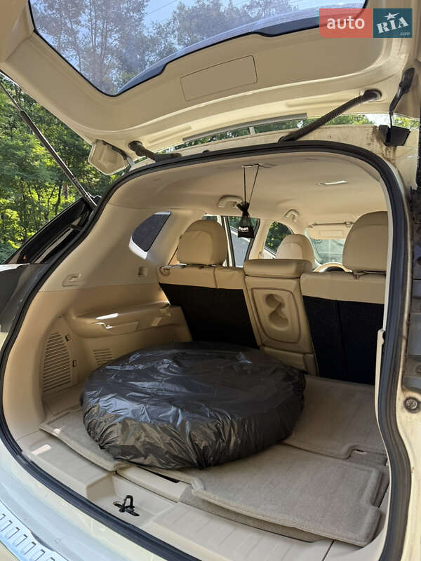 Внедорожник / Кроссовер Nissan Rogue 2015 в Олевске