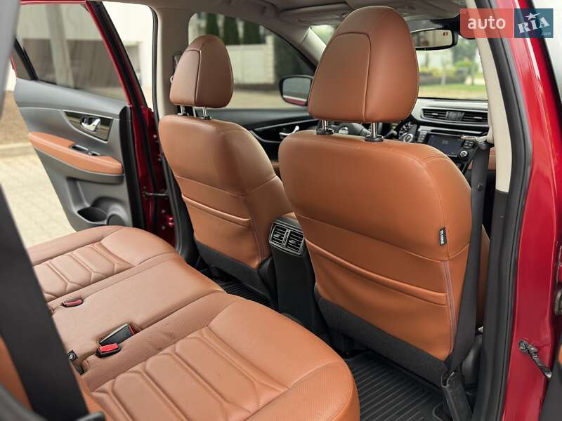 Внедорожник / Кроссовер Nissan Rogue 2017 в Одессе