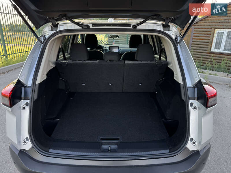 Позашляховик / Кросовер Nissan Rogue 2021 в Києві