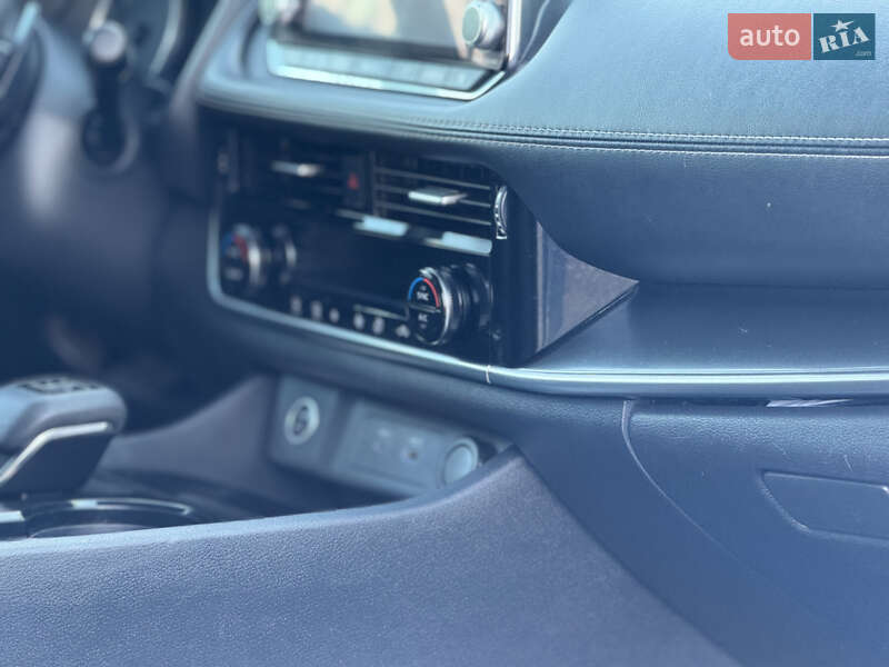 Позашляховик / Кросовер Nissan Rogue 2021 в Києві