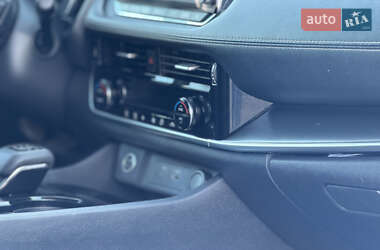 Позашляховик / Кросовер Nissan Rogue 2021 в 