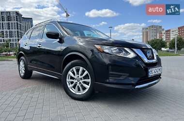 Внедорожник / Кроссовер Nissan Rogue 2017 в Львове