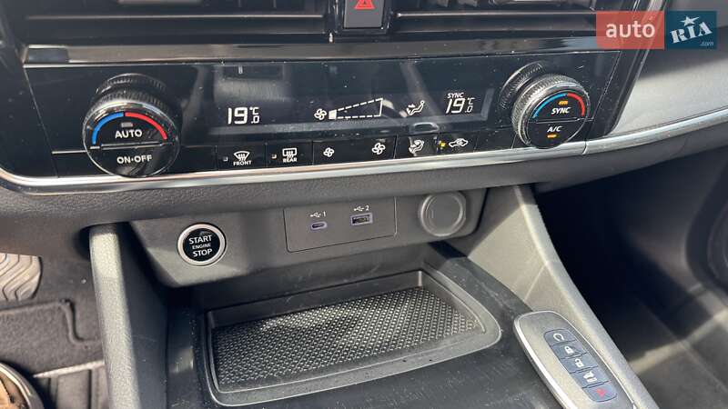 Позашляховик / Кросовер Nissan Rogue 2021 в Києві