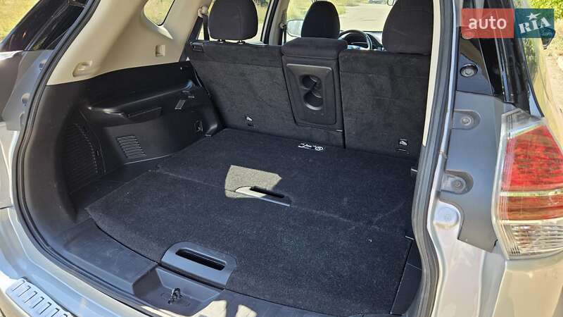 Позашляховик / Кросовер Nissan Rogue 2016 в Кропивницькому